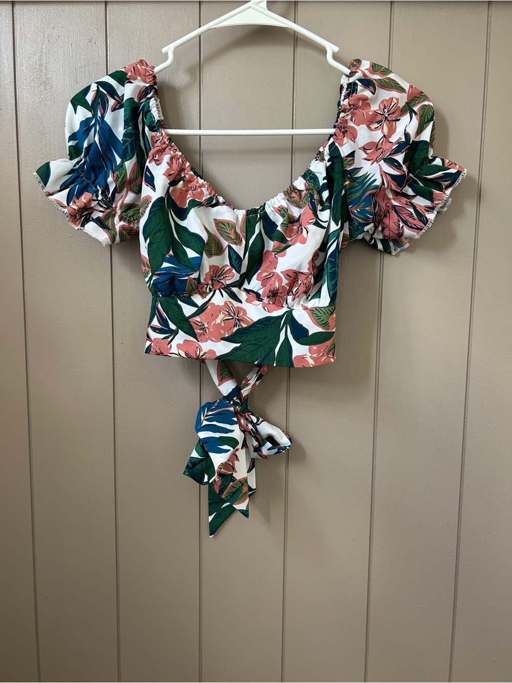 SHEIN White Floral Puff-Sleeve Tie-Back Crop Top - Pink & Green